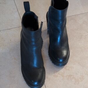 Dr. Martens Magdalena Black Leather Ankle Boots